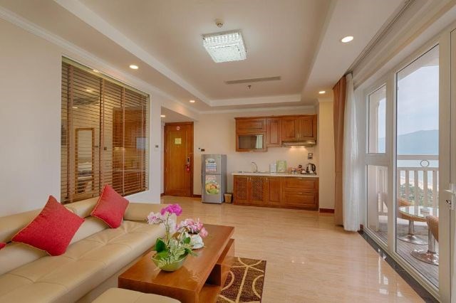 Family connecting Ocean view 